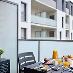 Quality Porte Des Pyrenees Aparthotel Pau