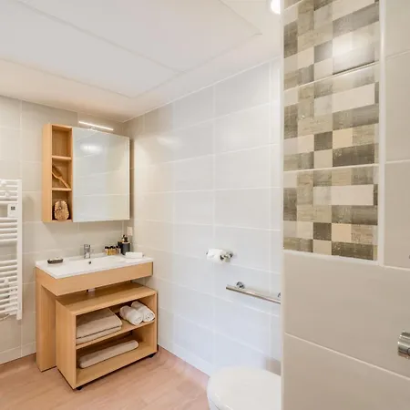 Lägenhetshotell Quality Porte Des Pyrenees