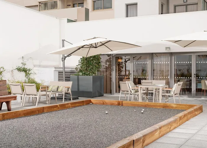 Quality Porte Des Pyrenees Aparthotel