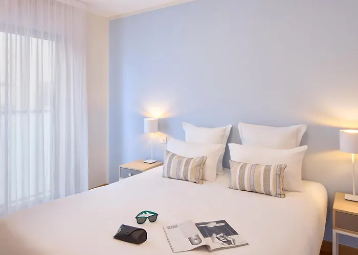 Quality Porte Des Pyrenees Aparthotel Pau