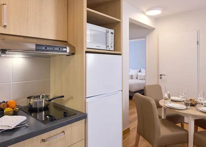 Quality Porte Des Pyrenees Aparthotel