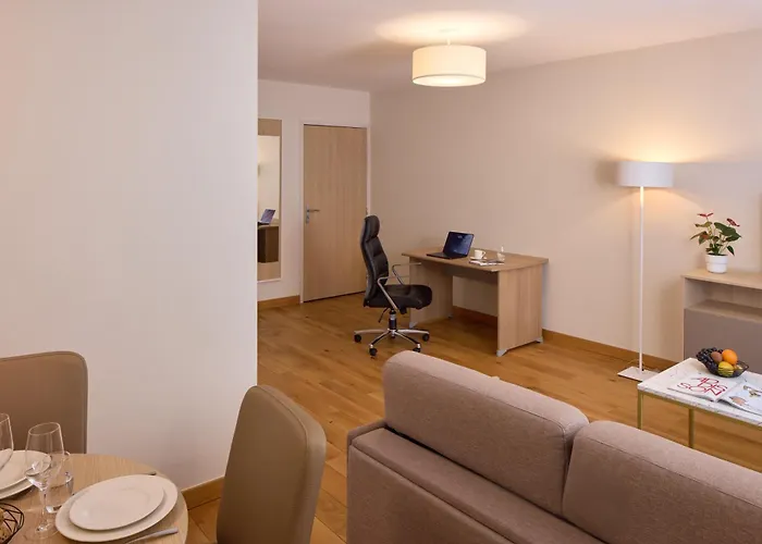 Quality Porte Des Pyrenees Aparthotel 3*