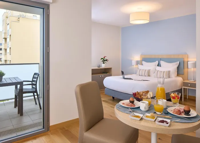 Aparthotel Quality Porte Des Pyrenees 3*