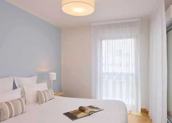 Quality Porte Des Pyrenees Aparthotel Pau